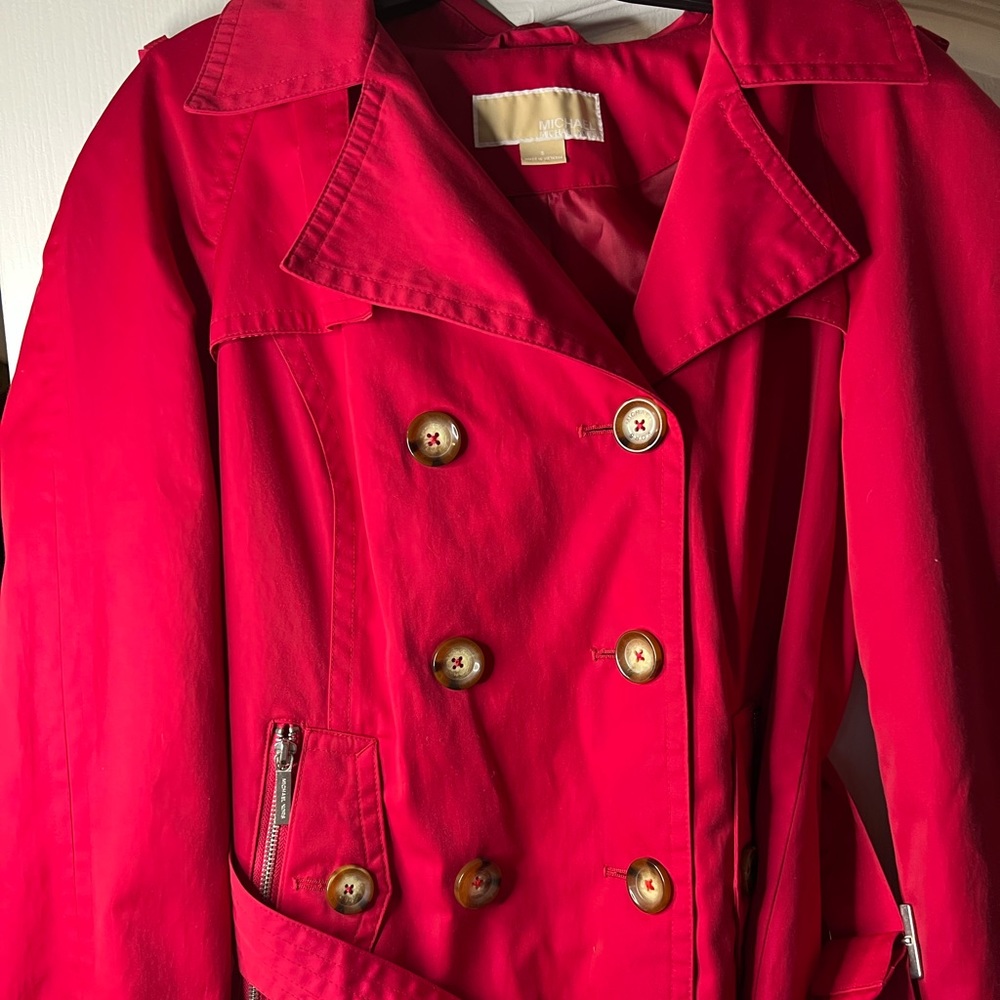 Micheal kors short trench
